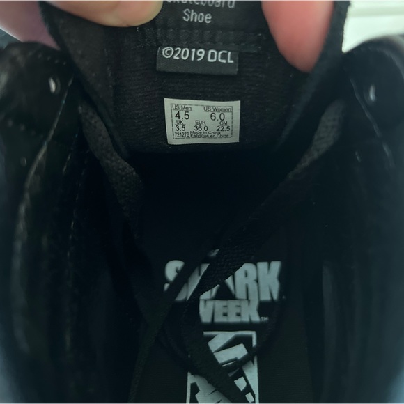 Vans - SK8-Hi Discovery Shark Week (2019) - Picture 5 of 7